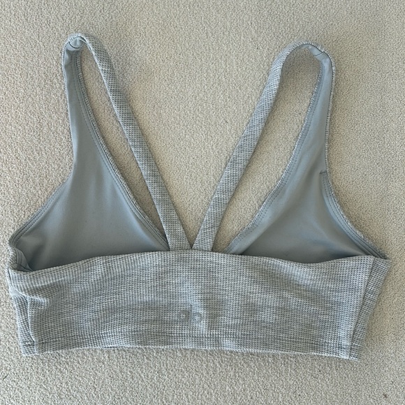 ALO YOGA: Light Grey Bra - Picture 2 of 3